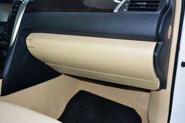 2015款丰田凯美瑞2.5G豪华导航版