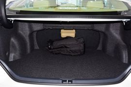 2015款丰田凯美瑞2.5G豪华导航版