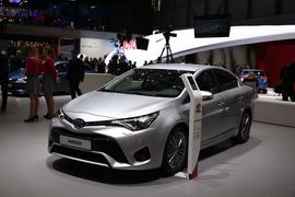 丰田AVENSIS
