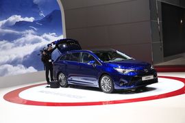 丰田AVENSIS