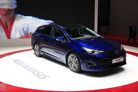 丰田AVENSIS