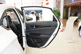 2015款长安逸动1.6L手动尊贵型