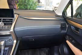 2015款雷克萨斯NX200