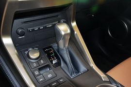 2015款雷克萨斯NX200