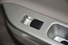 2012款长安悦翔V3