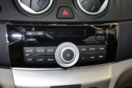 2012款长安悦翔V3