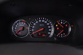 2012款长安悦翔V3