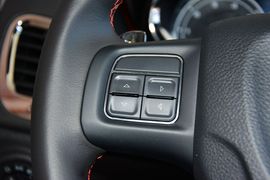 2015款菲亚特菲翔1.4T自动跃享版