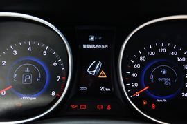 2013款现代格锐3.0L手自一体舒适版