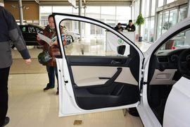 2015款斯柯达昕锐1.6L手动智选型