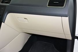 2015款斯柯达昕锐1.6L手动智选型