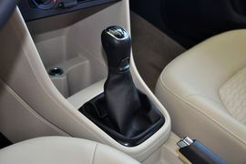 2015款斯柯达昕锐1.6L手动智选型