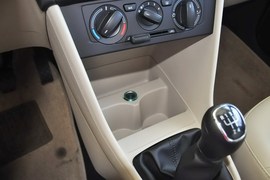 2015款斯柯达昕锐1.6L手动智选型