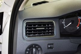 2015款斯柯达昕锐1.6L手动智选型