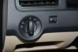 2015款斯柯达昕锐1.6L手动智选型