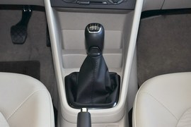 2015款斯柯达昕锐1.6L手动智选型