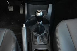 2013款起亚狮跑2.0L