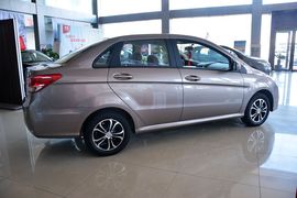 2015款绅宝D20三厢1.3L手动乐天版