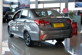 2015款绅宝D20三厢1.3L手动乐天版