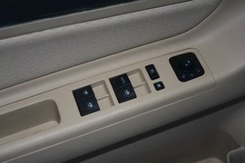 2015款绅宝D20三厢1.3L手动乐天版