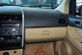 2015款绅宝D20三厢1.3L手动乐天版