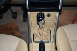 2015款绅宝D20三厢1.3L手动乐天版