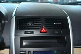 2015款绅宝D20三厢1.3L手动乐天版