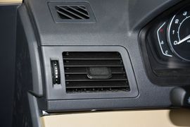 2015款绅宝D20三厢1.3L手动乐天版