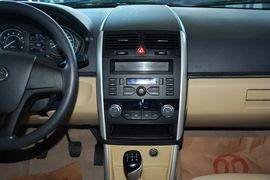 2015款绅宝D20三厢1.3L手动乐天版