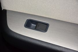 2015款马自达睿翼2.0L手自一体精英版