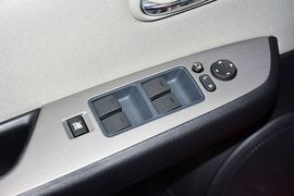 2015款马自达睿翼2.0L手自一体精英版