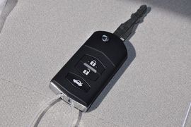 2015款马自达睿翼2.0L手自一体精英版