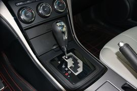 2015款马自达睿翼2.0L手自一体精英版