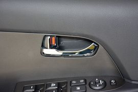 2015款起亚智跑2.0L自动两驱版GLS
