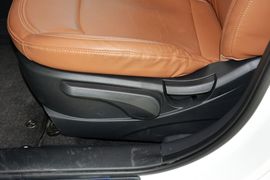 2015款起亚智跑2.0L自动两驱版GLS