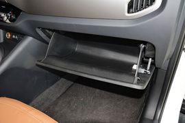 2015款起亚智跑2.0L自动两驱版GLS
