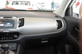 2015款起亚智跑2.0L自动两驱版GLS