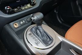 2015款起亚智跑2.0L自动两驱版GLS