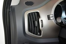 2015款起亚智跑2.0L自动两驱版GLS