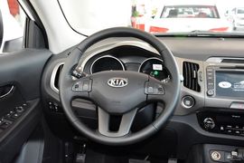 2015款起亚智跑2.0L自动两驱版GLS