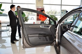 2013款福特蒙迪欧2.0L