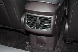 2013款福特蒙迪欧2.0L