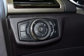 2013款福特蒙迪欧2.0L