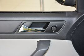 2015款斯柯达昕锐1.6L手动智选型
