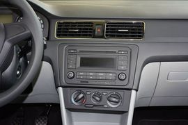 2015款斯柯达昕锐1.6L手动智选型