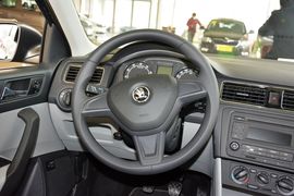 2015款斯柯达昕锐1.6L手动智选型