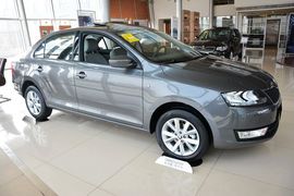 2015款斯柯达昕锐1.6L手动智选型