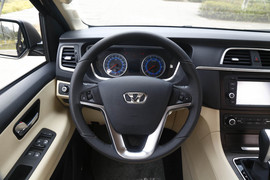   2015款华颂7 2.0T自动旗舰型试驾实拍
