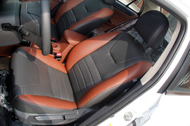 2015款比亚迪速锐外出试驾