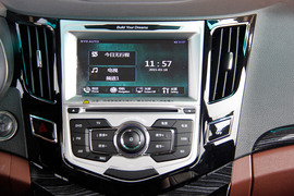 2015款比亚迪速锐外出试驾